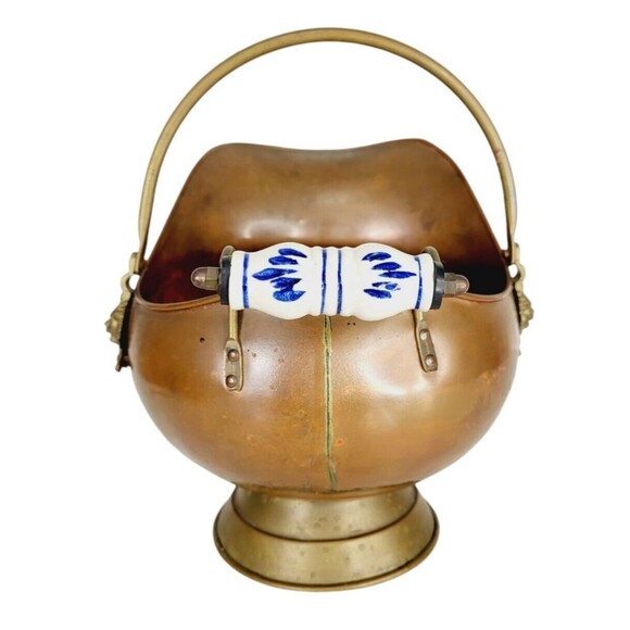 Antique Copper Brass Lion Head Hot Ash Scuttle Bucket Delft Porcelain Handle - Picture 4 of 13